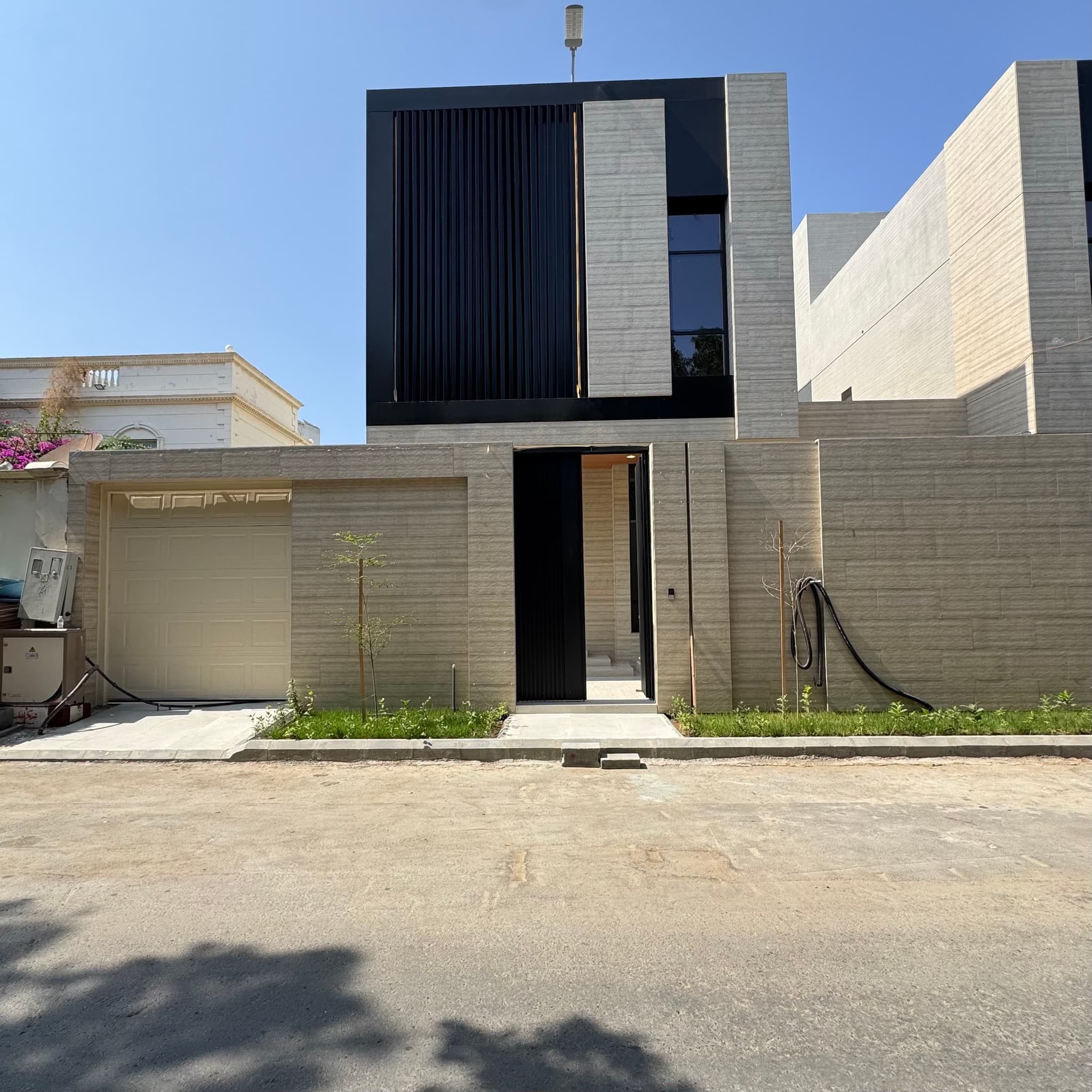 فلل ياس… حيث تلتقي الفخامة بجودة التنفيذ والموقع المثالي